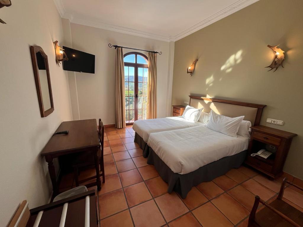 Hotel Sierra De Ubrique Exterior photo