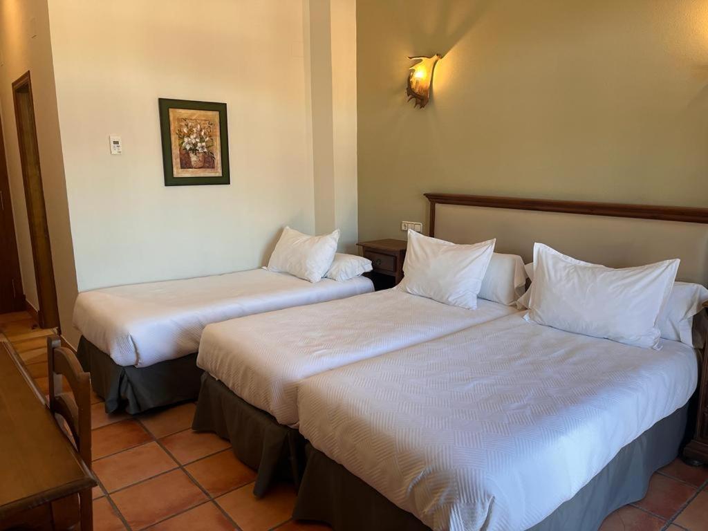 Hotel Sierra De Ubrique Exterior photo