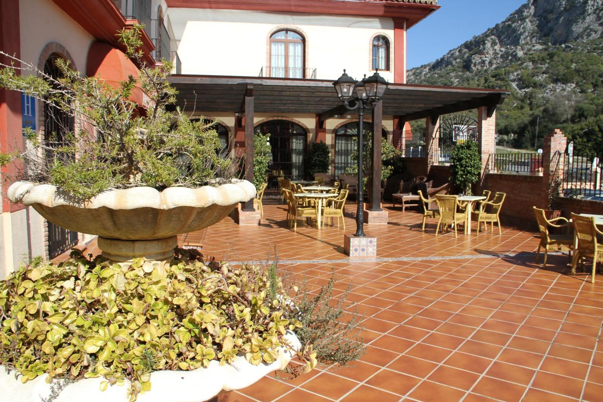 Hotel Sierra De Ubrique Exterior photo